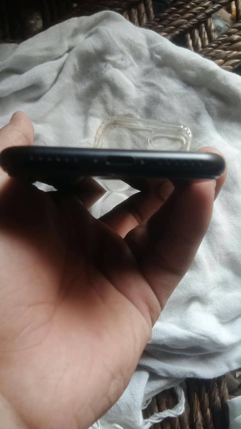 Apple iPhone SE 0