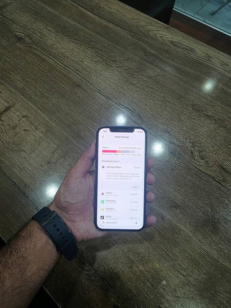 Apple iPhone 12 1
