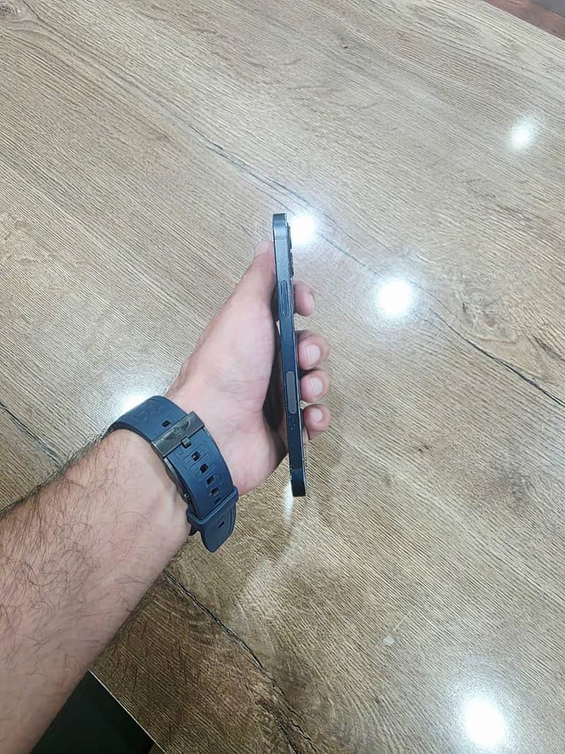 Apple iPhone 12 2