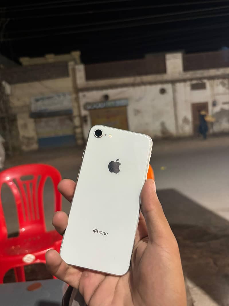 Apple iPhone 7 0