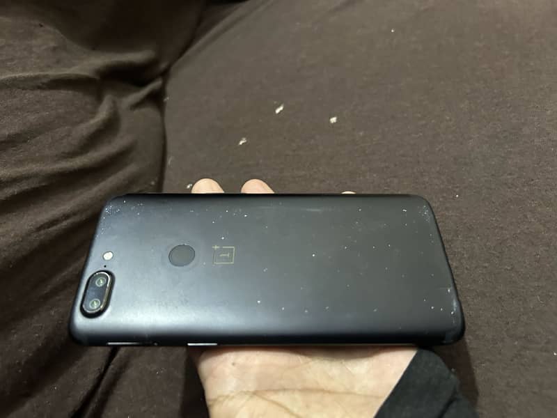 ONE PLUS 5T ( 8/128 ) 0