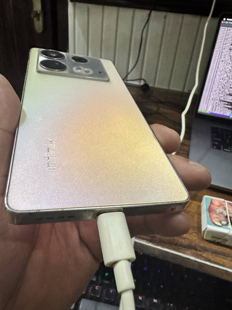 Infinix Note 40 2