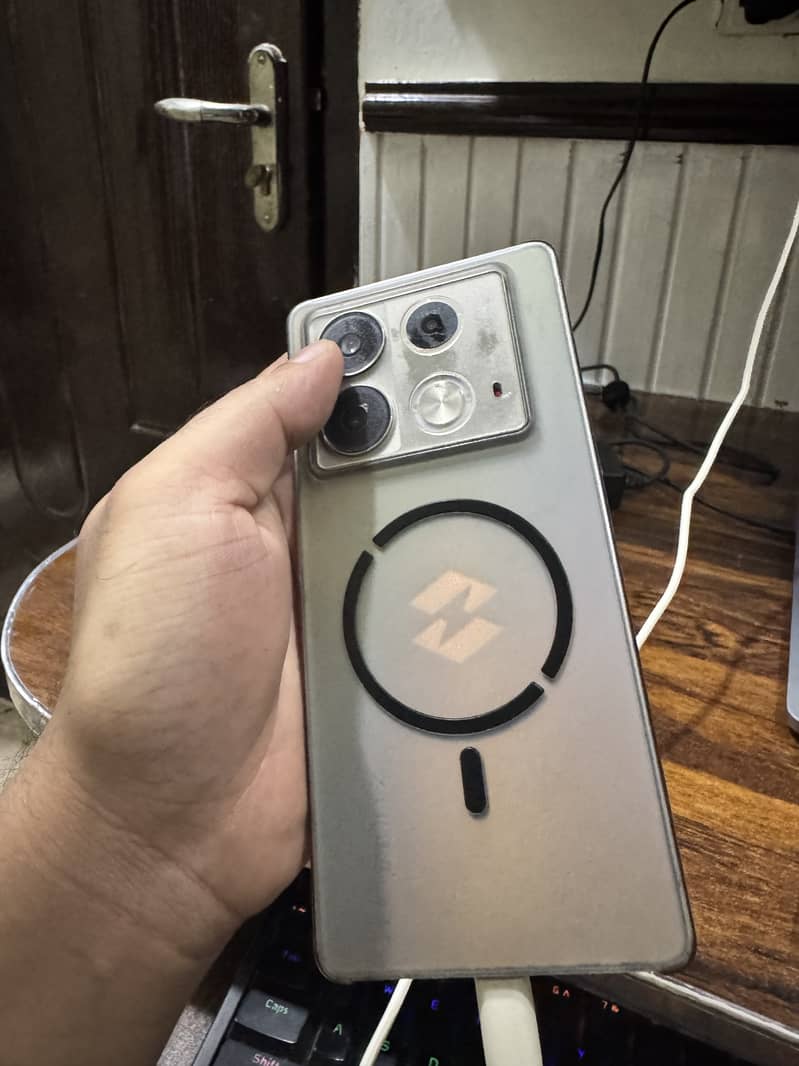 Infinix Note 40 4