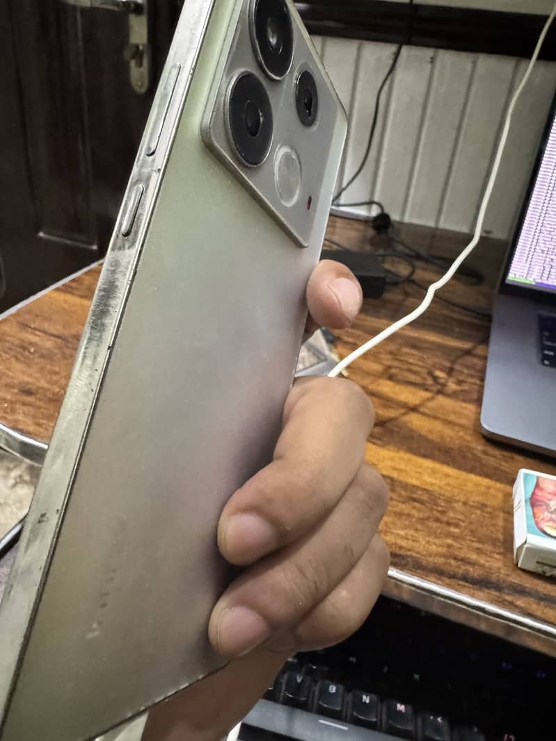 Infinix Note 40 10