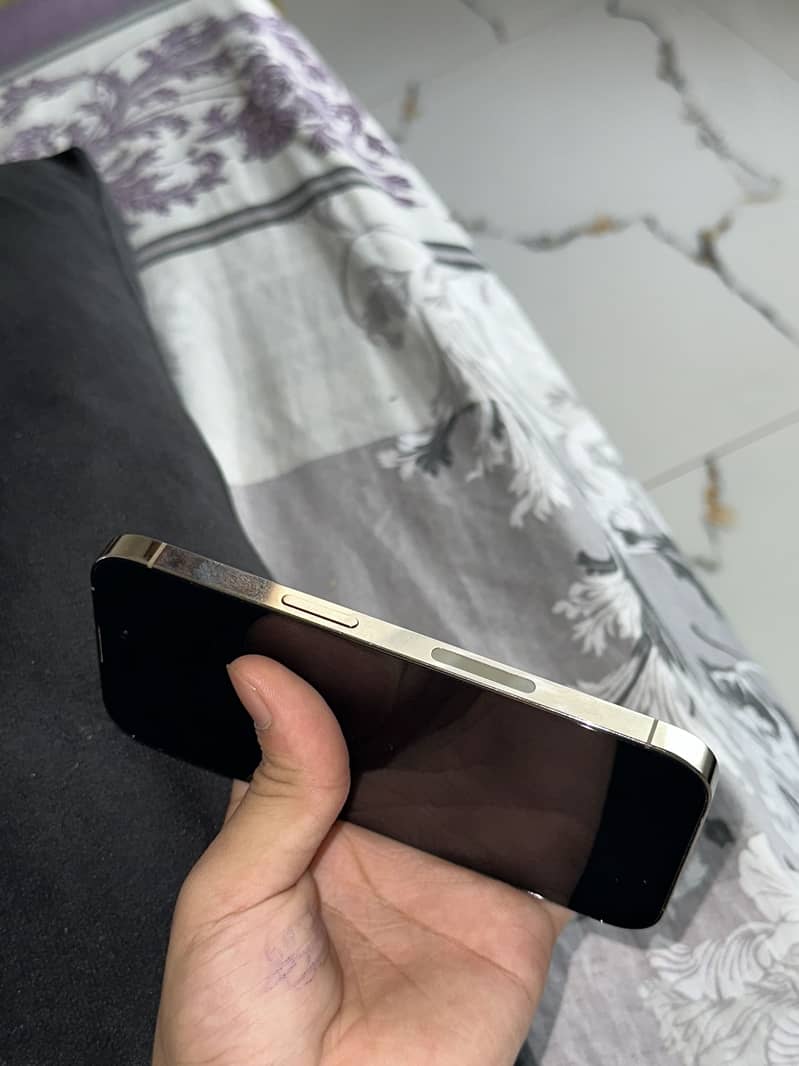 Apple iPhone 14 Pro 3