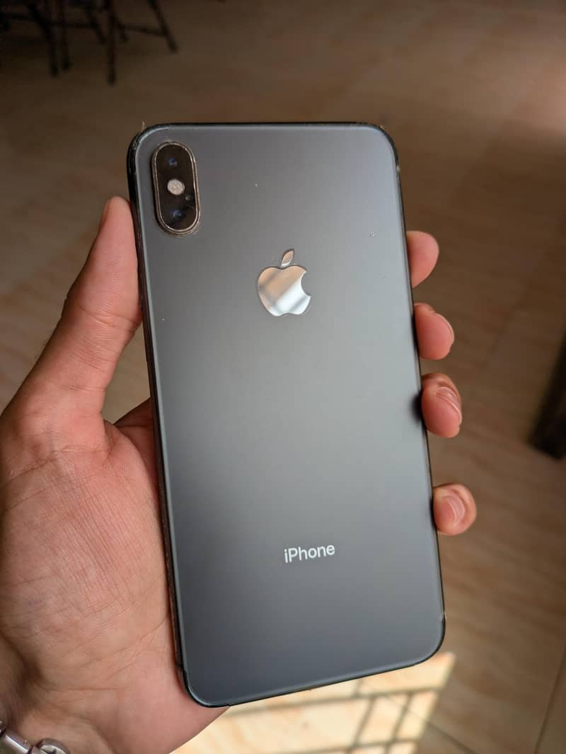 Apple iPhone XS Max 0
