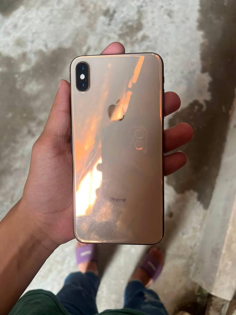 Apple iPhone XS Max 7