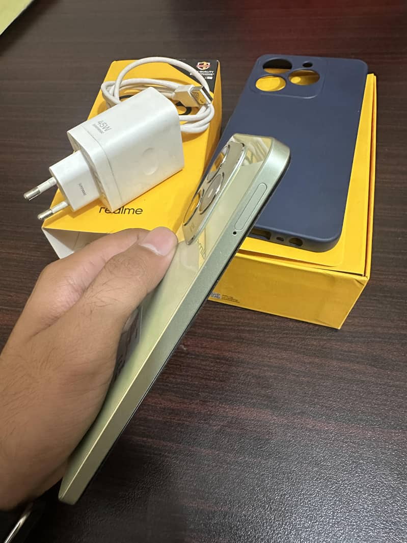 Realme C63 4