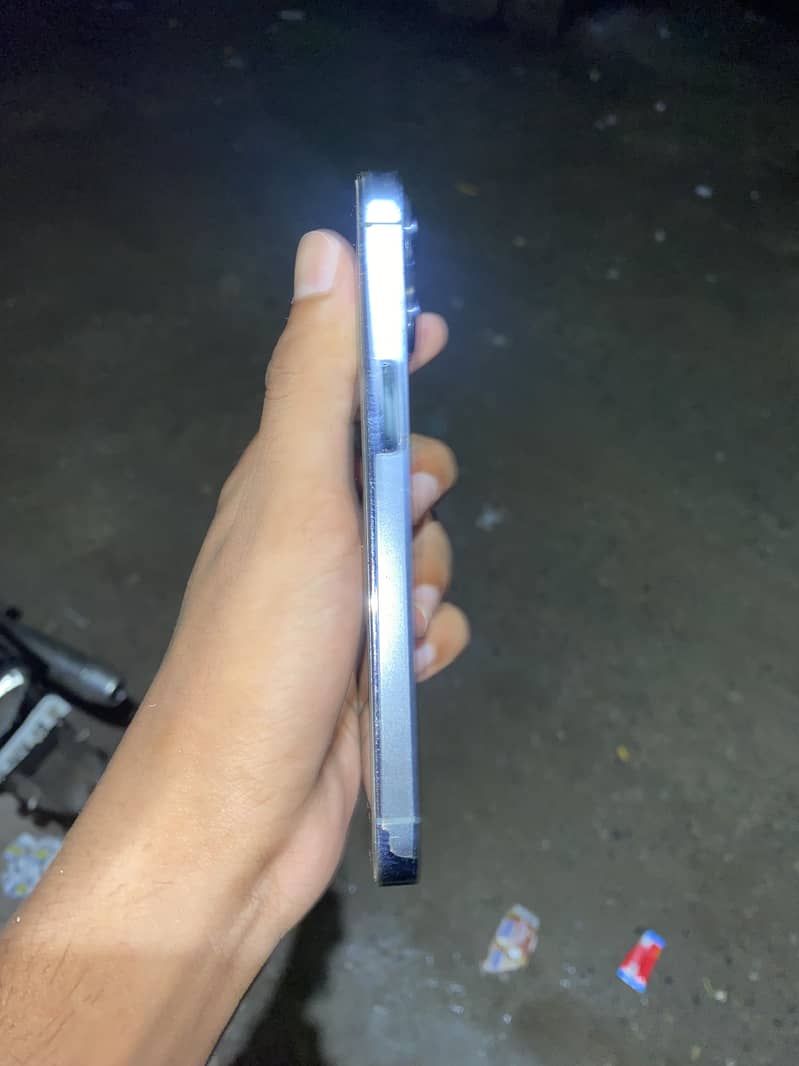 Apple iPhone 13 Pro 2
