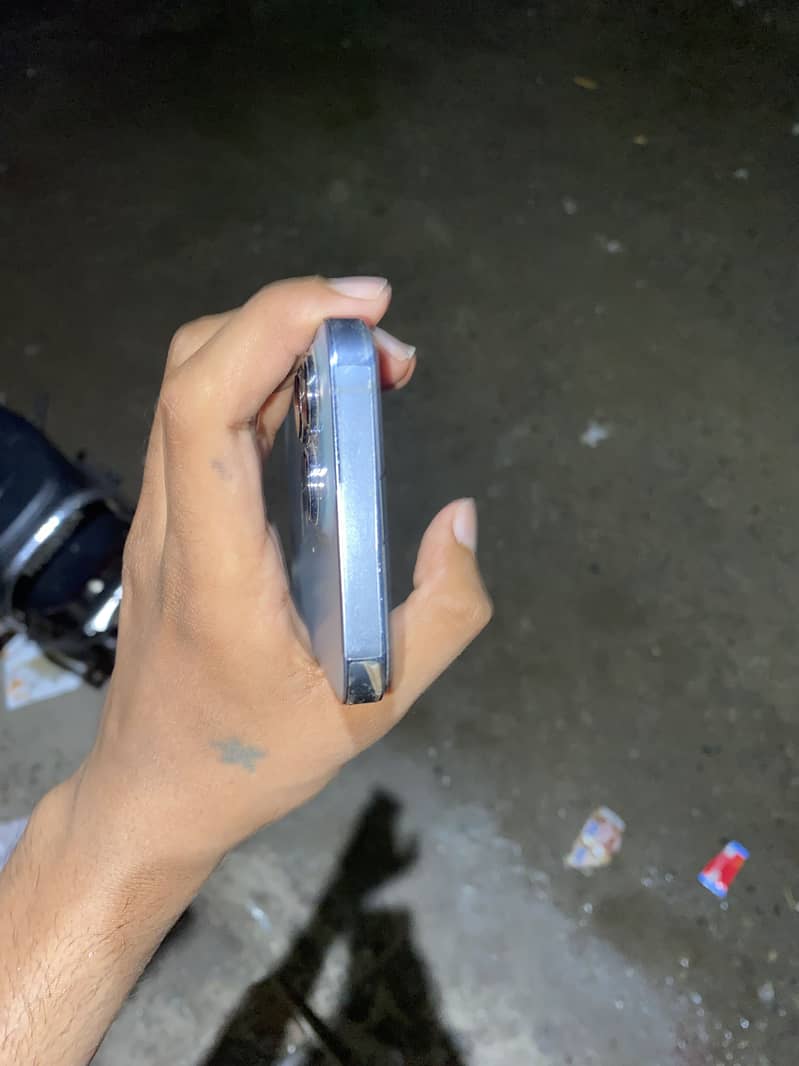 Apple iPhone 13 Pro 4