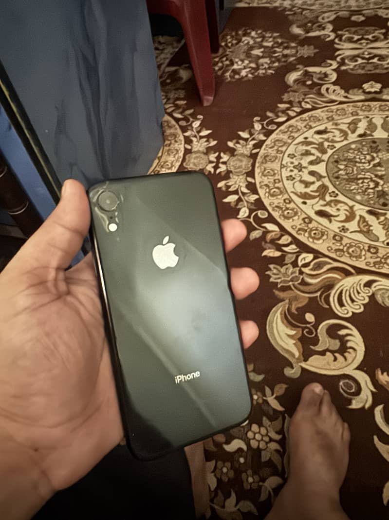 iPhone XR 1