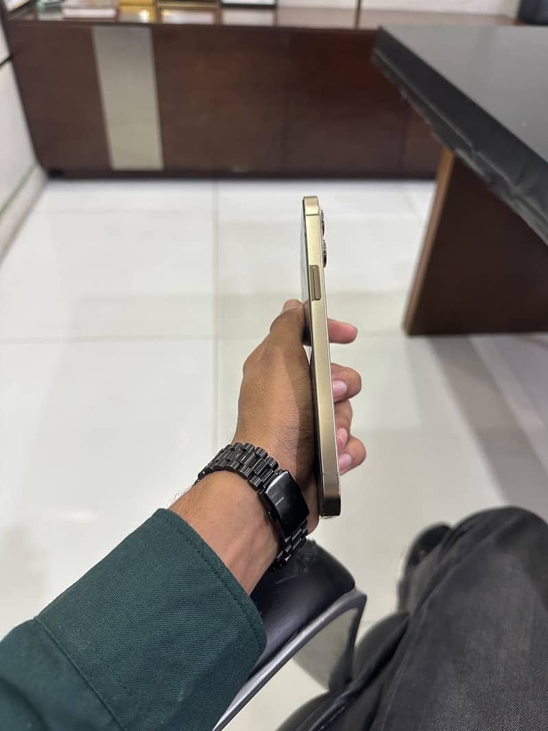 Apple iPhone 12 Pro Max 5