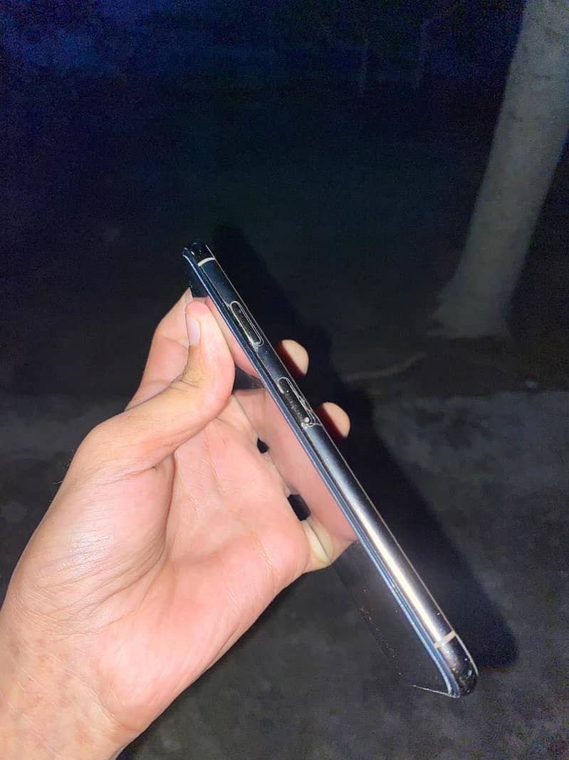 Apple iPhone XS Max 1