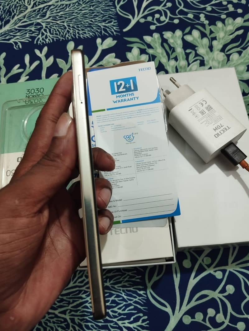 Tecno CAMON 30 7
