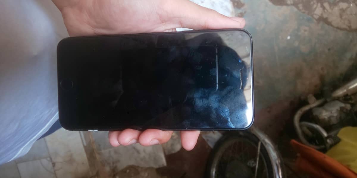 Apple iPhone 7 Plus 0