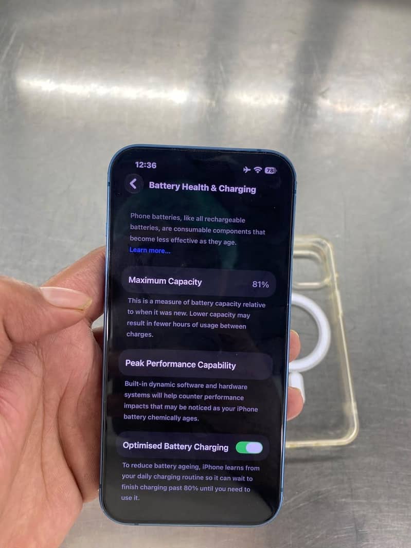 Apple iPhone 13 2