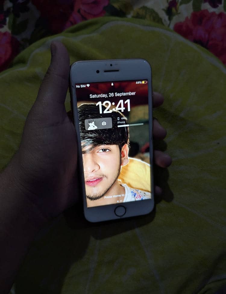 Apple iPhone 8 1