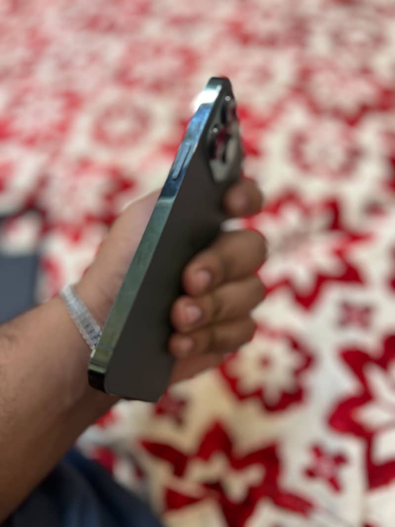 Apple iPhone 13 Pro 3
