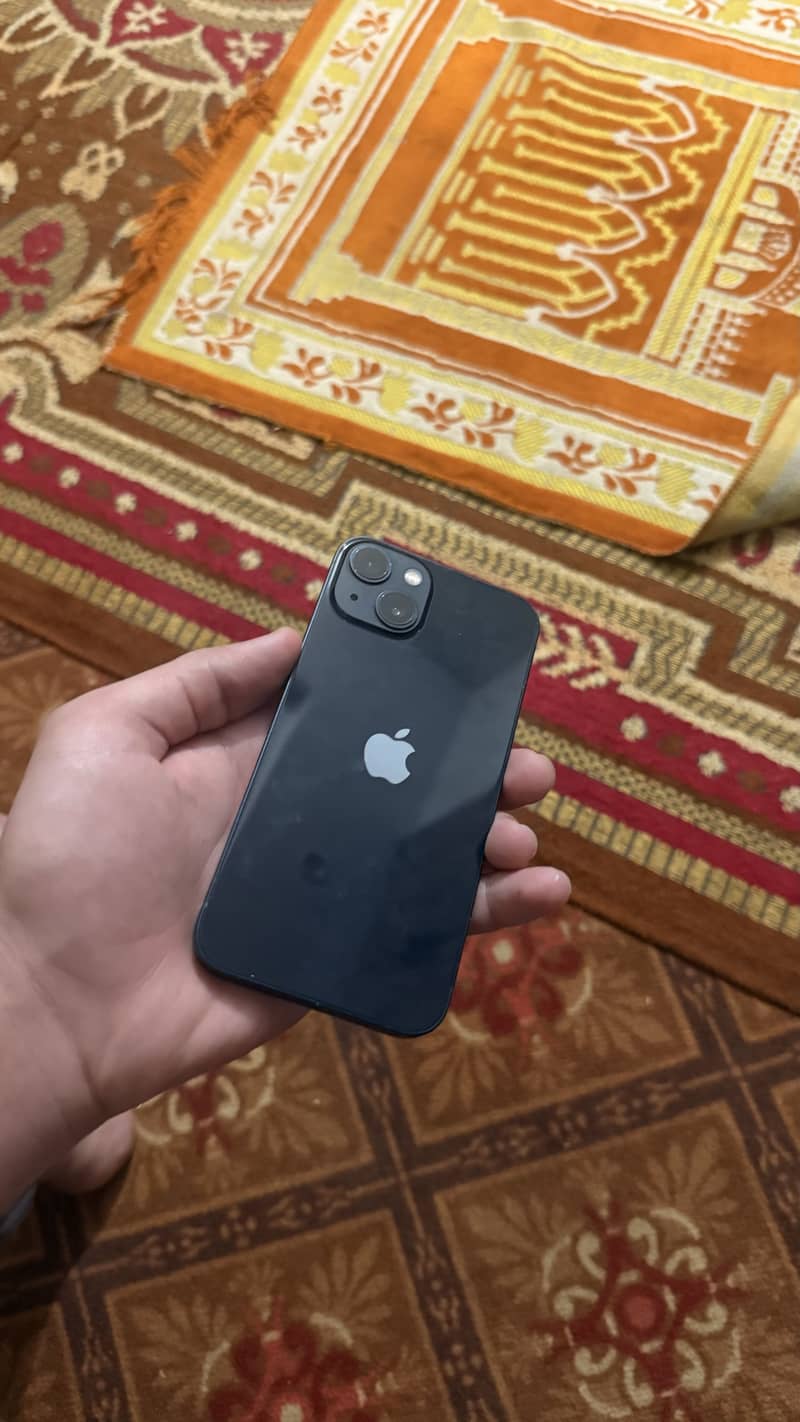 Apple iPhone 13 8