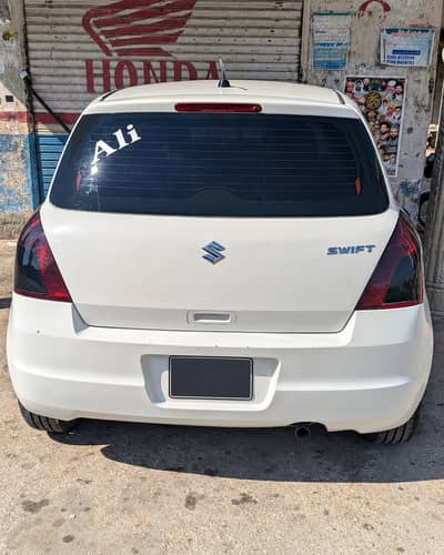 Suzuki Swift DLX 2015