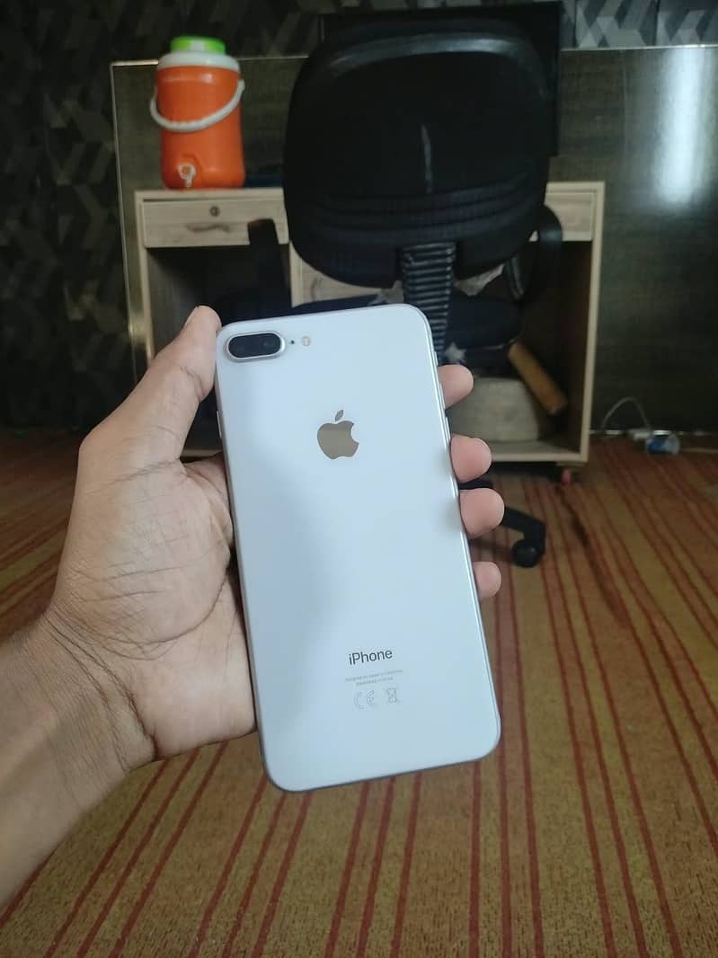 Apple iPhone 8 Plus 2