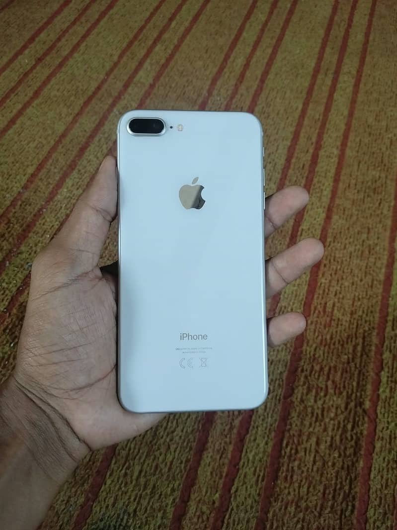 Apple iPhone 8 Plus 4