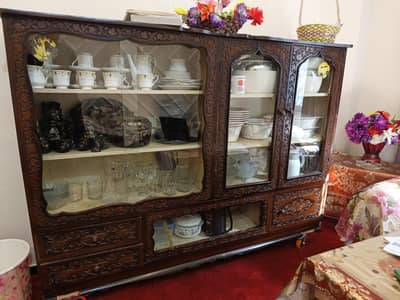 showcase bartanu ki almari