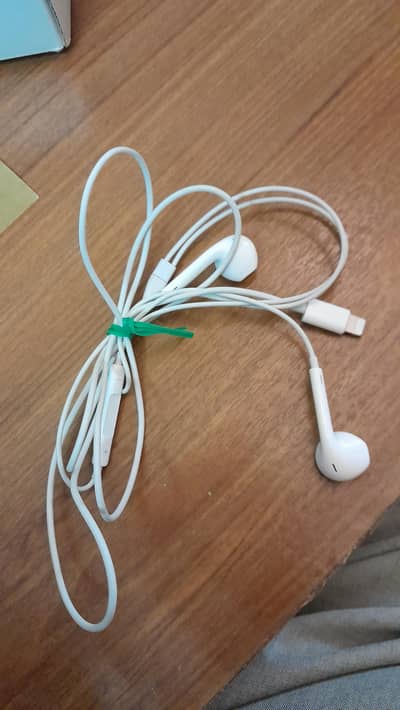Genuine Apple earpods