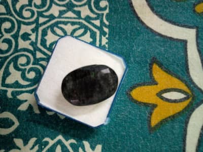 moonye najaf white stone black stone