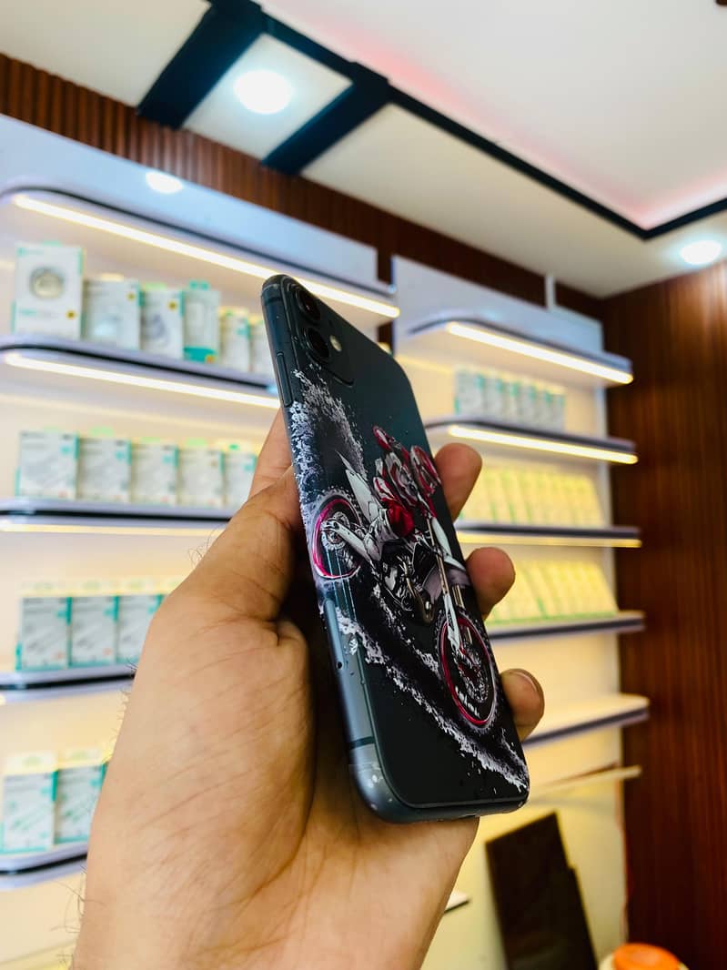 Apple iPhone 11 3
