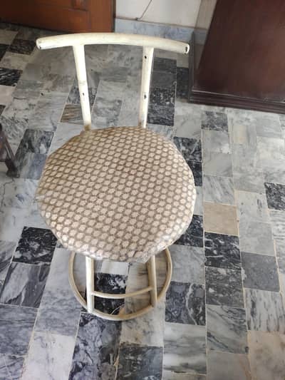 Iron Rod Stool Chair