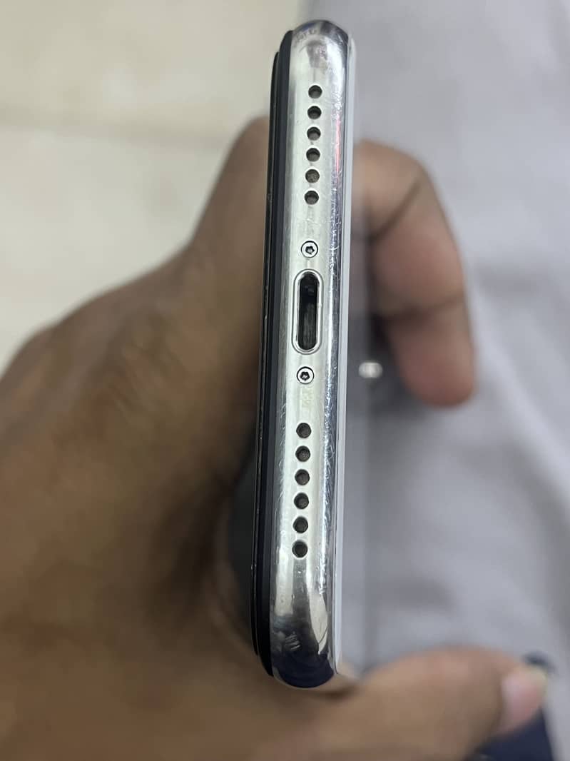 Apple iPhone X 5
