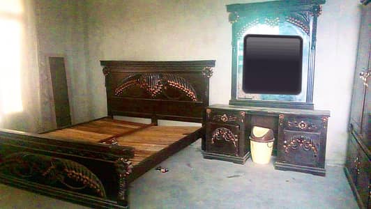 Queen size bed