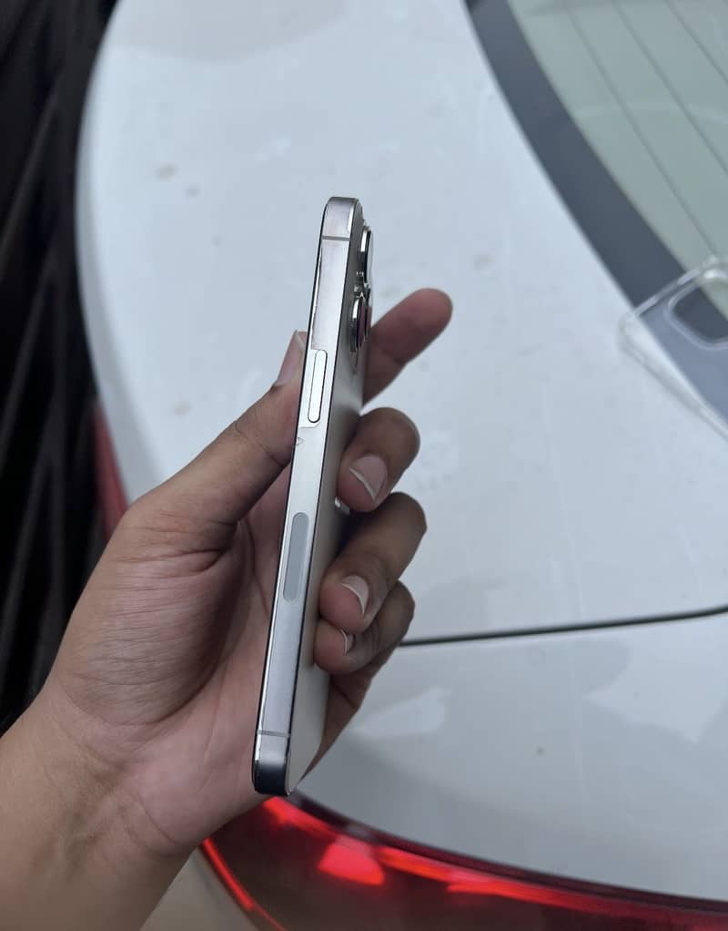 Apple iPhone 13 Pro 2
