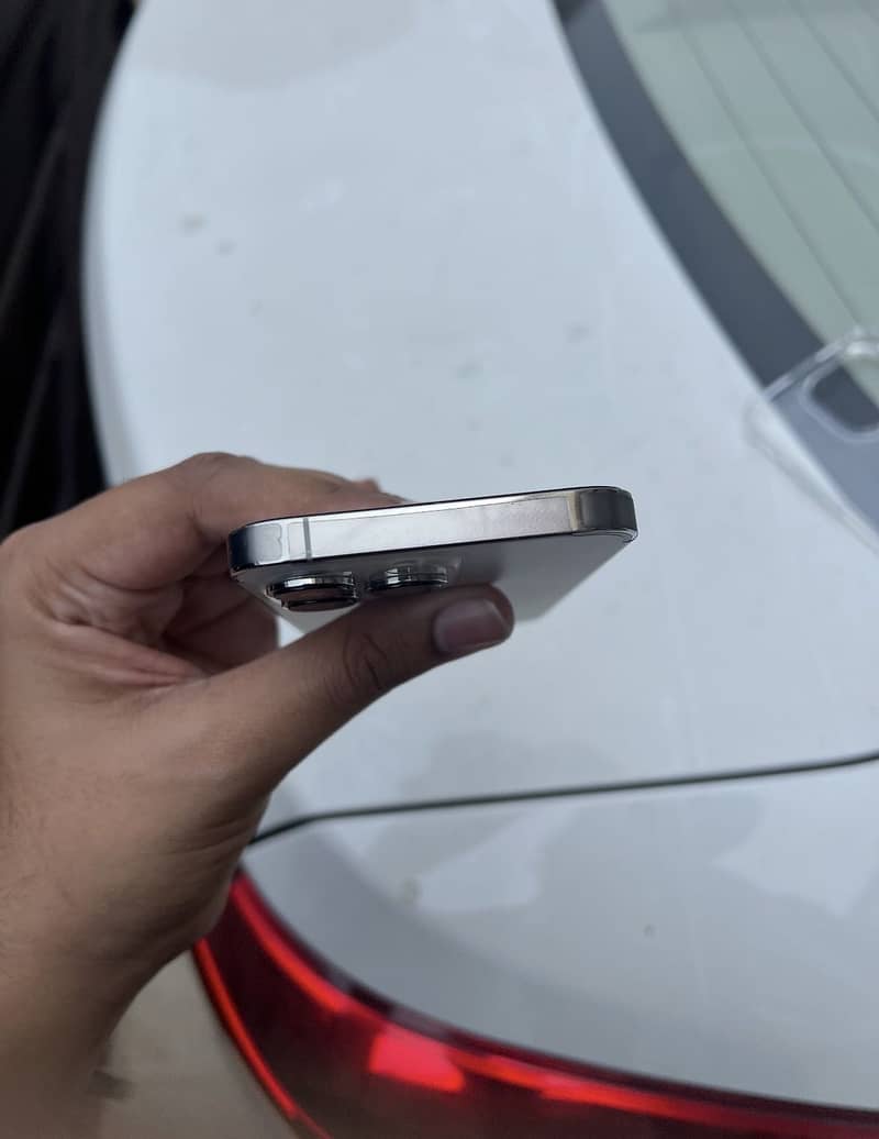 Apple iPhone 13 Pro 4