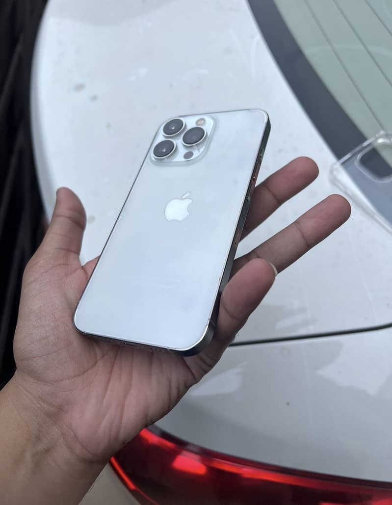 Apple iPhone 13 Pro 8
