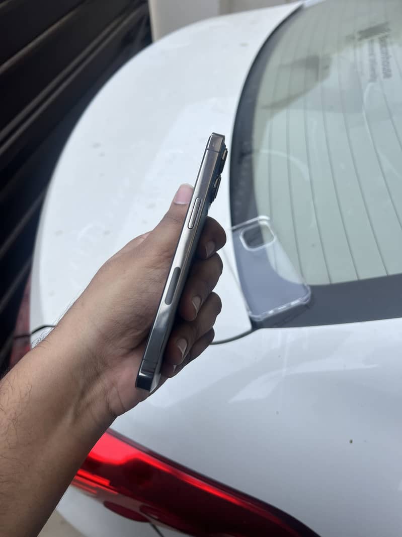 Apple iPhone 13 Pro 2