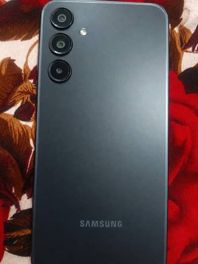 Model: Samsung SM-A165F/DS RAM: 8GB Storage: 256GB Color: Black