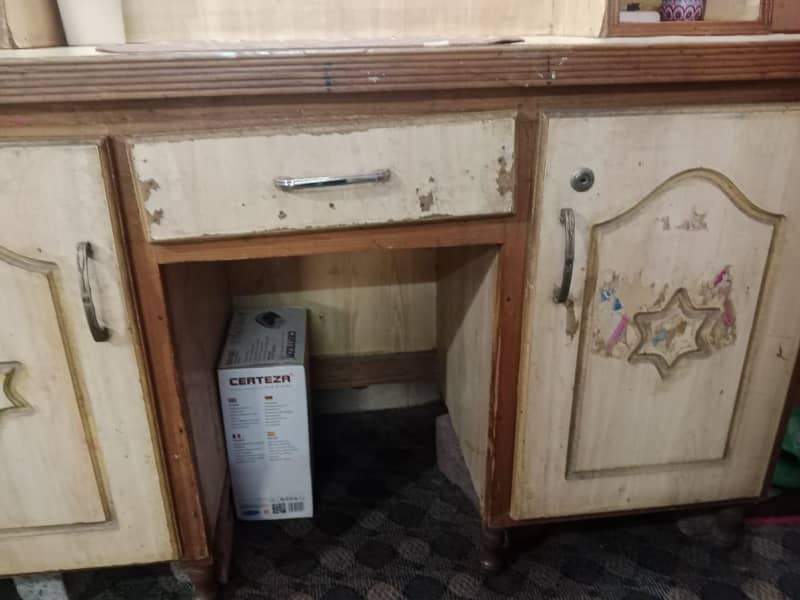 Dressing Table 5