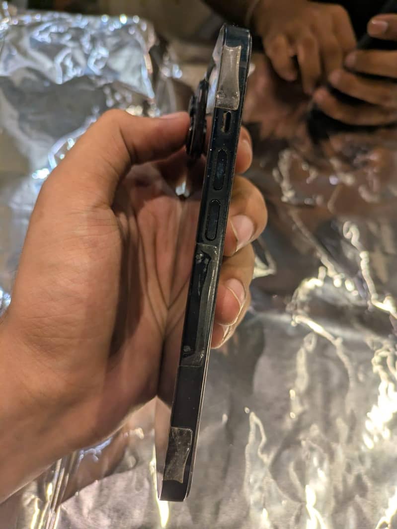 Apple iPhone 14 4