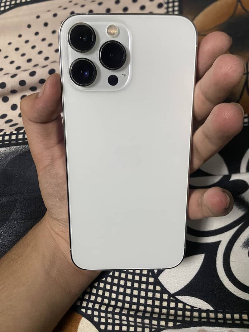 Apple iPhone 13 Pro Max 0