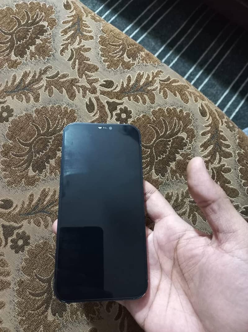 Apple iPhone 12 2