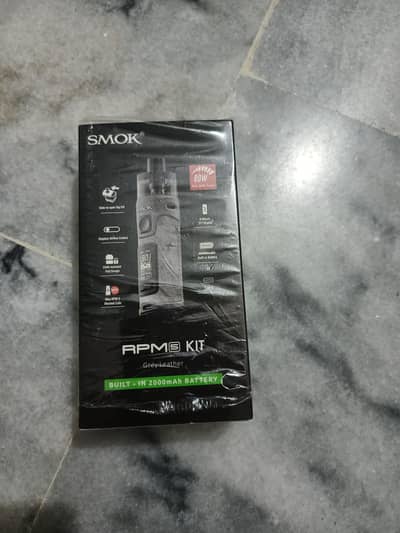Vape smoke 18+ boys use