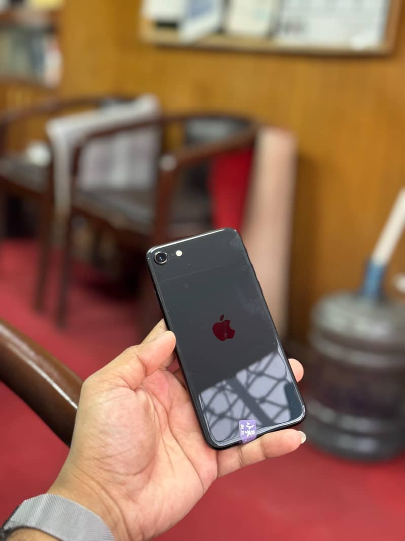 Apple iPhone SE 2 3