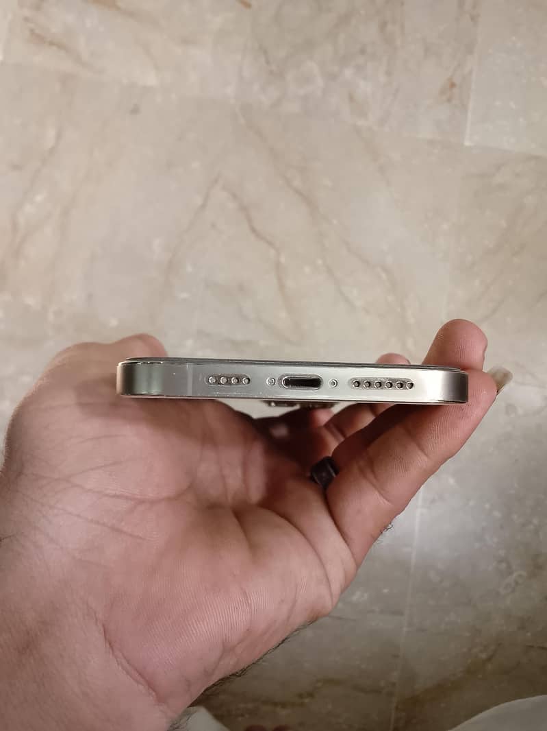 Apple iPhone 12 Pro Max 3