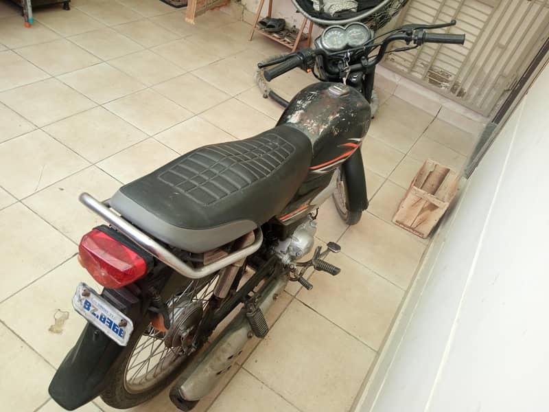 Yamaha junnon 100ccc 1