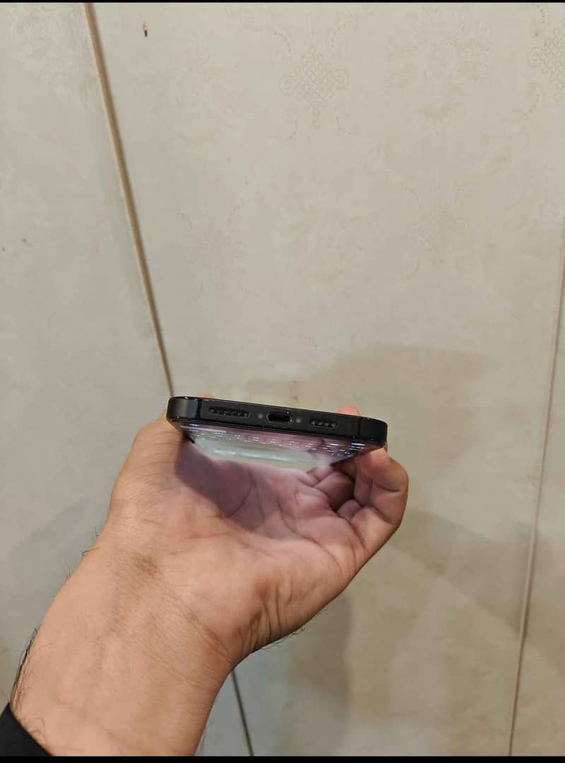 IPhone 14 Pro max 4