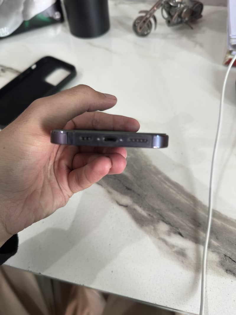 Apple iPhone 14 Pro 1