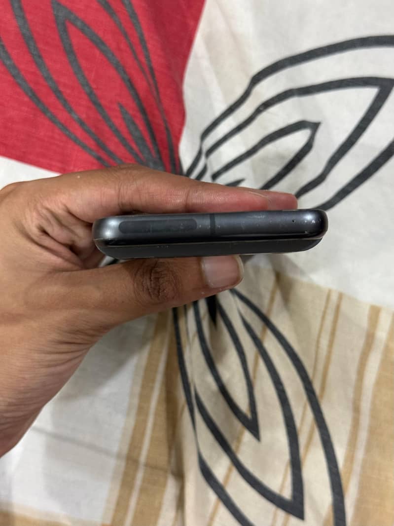 Google Pixel 8 4