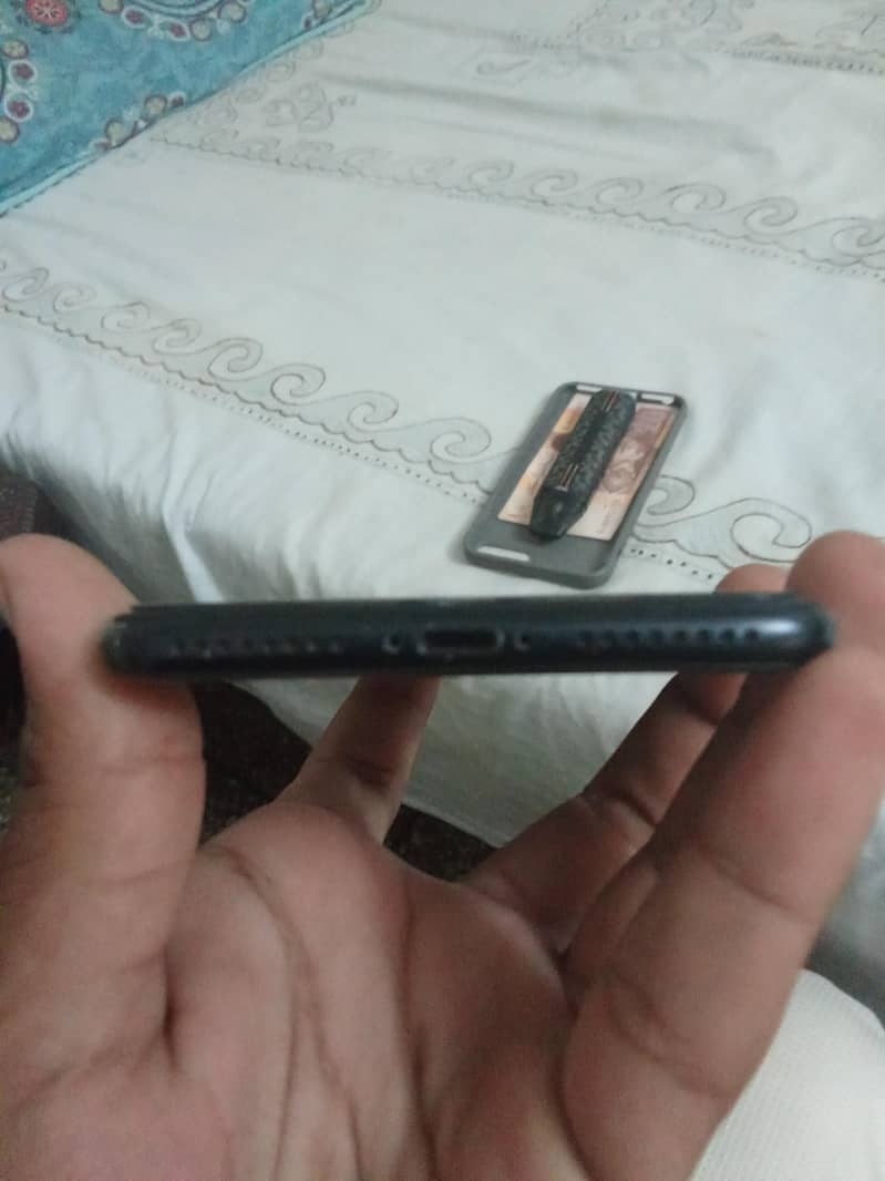 Apple iPhone 7 Plus 8